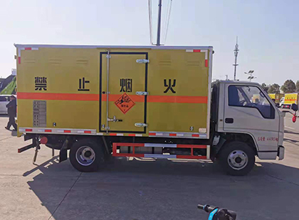 广饶爆破器材运输车技术升级与安全合规新趋势